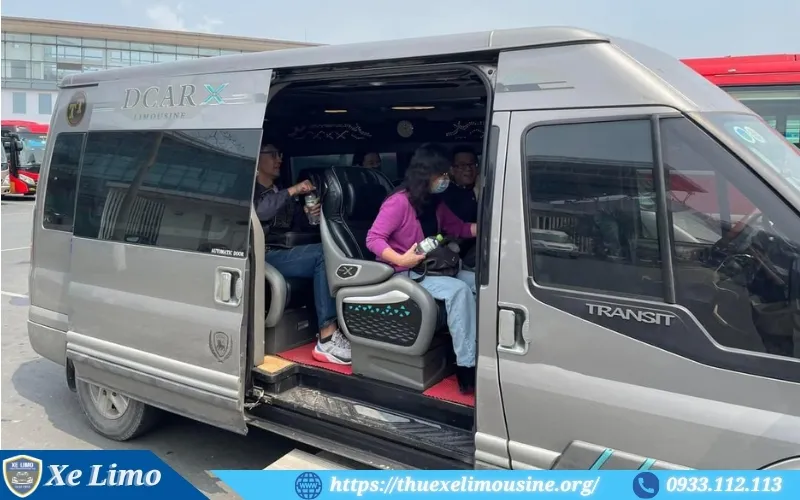 Thue xe Limousine 9 cho dua don nhan vien