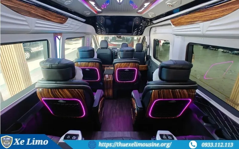 Dcar Limousine có không gian rộng rãi